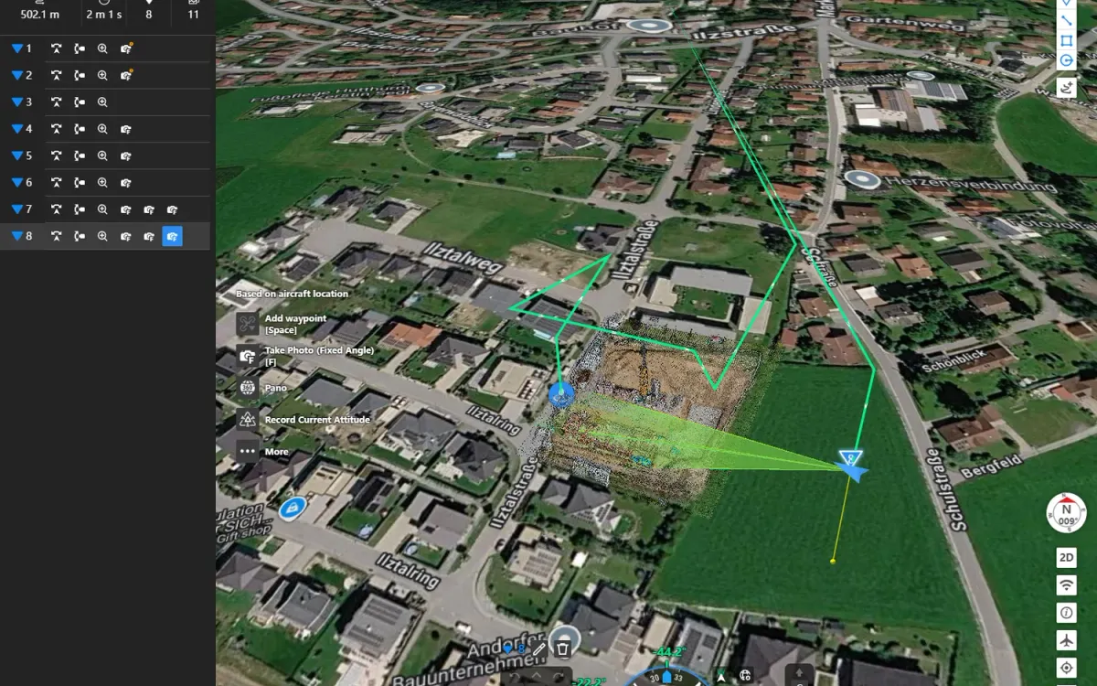 Screenshot aus der DJI Fly app mit einer geplanten Flugroute mit mehreren Bildern aus verschiedener Höhen