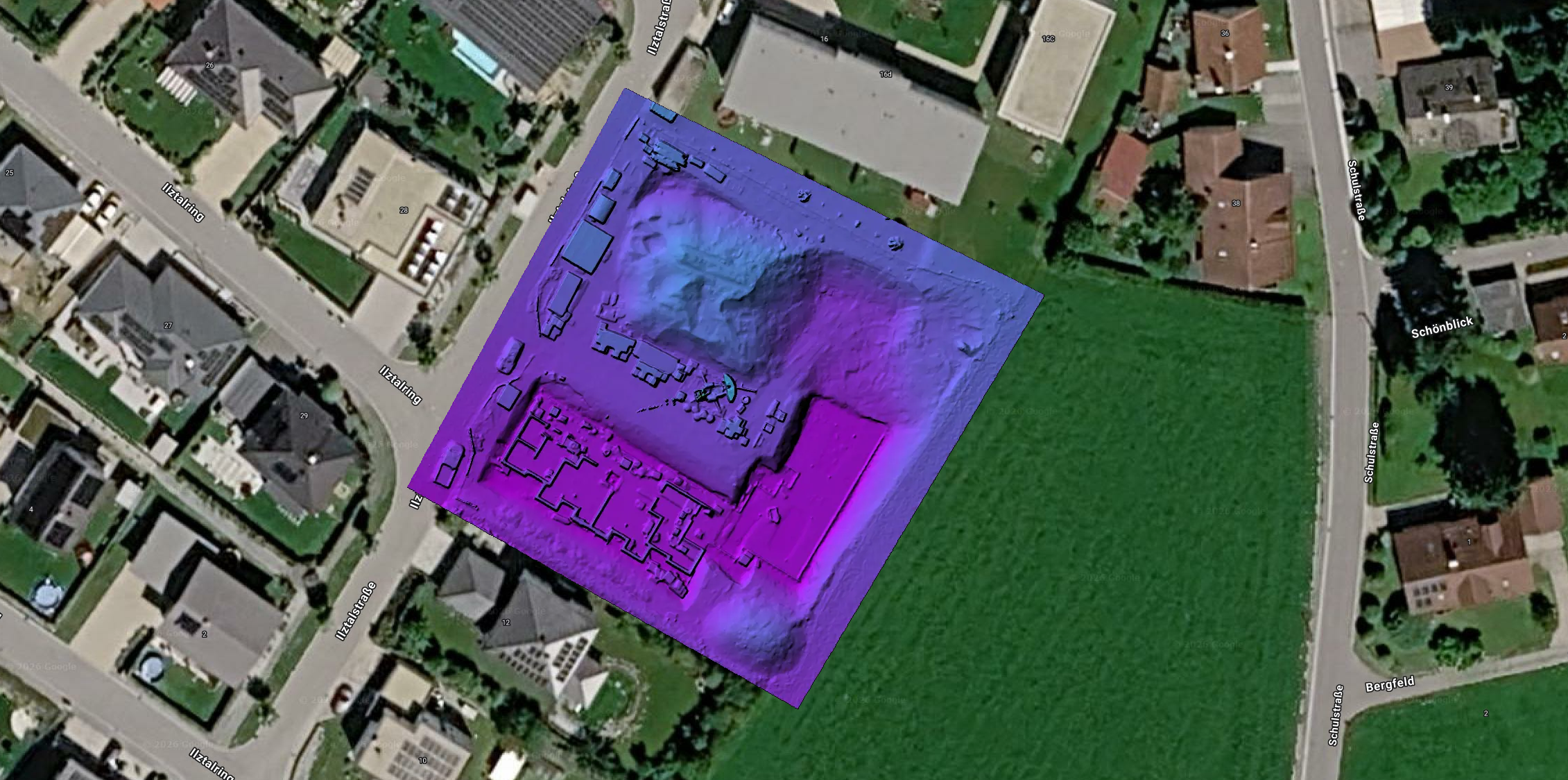 Topografische Geländevermessung und 3D-Mesh eines Grundstücks