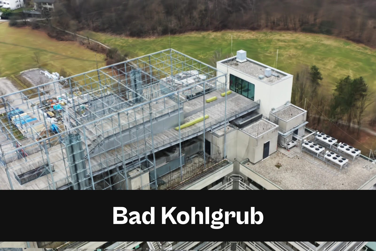 Fotorealistisches 3D-Modell als Gaussian Splat aus Drohnenaufnahmen in Bad Kohlgrub mit Standort-Badge