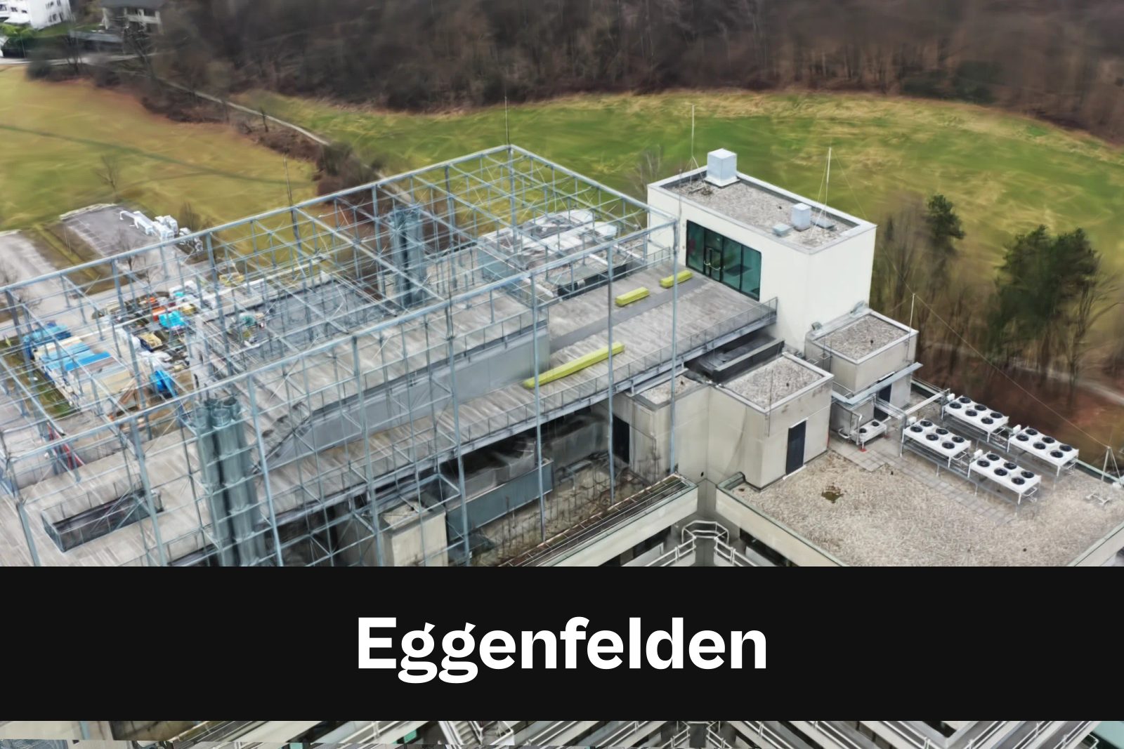 Fotorealistisches 3D-Modell als Gaussian Splat aus Drohnenaufnahmen in Eggenfelden mit Standort-Badge