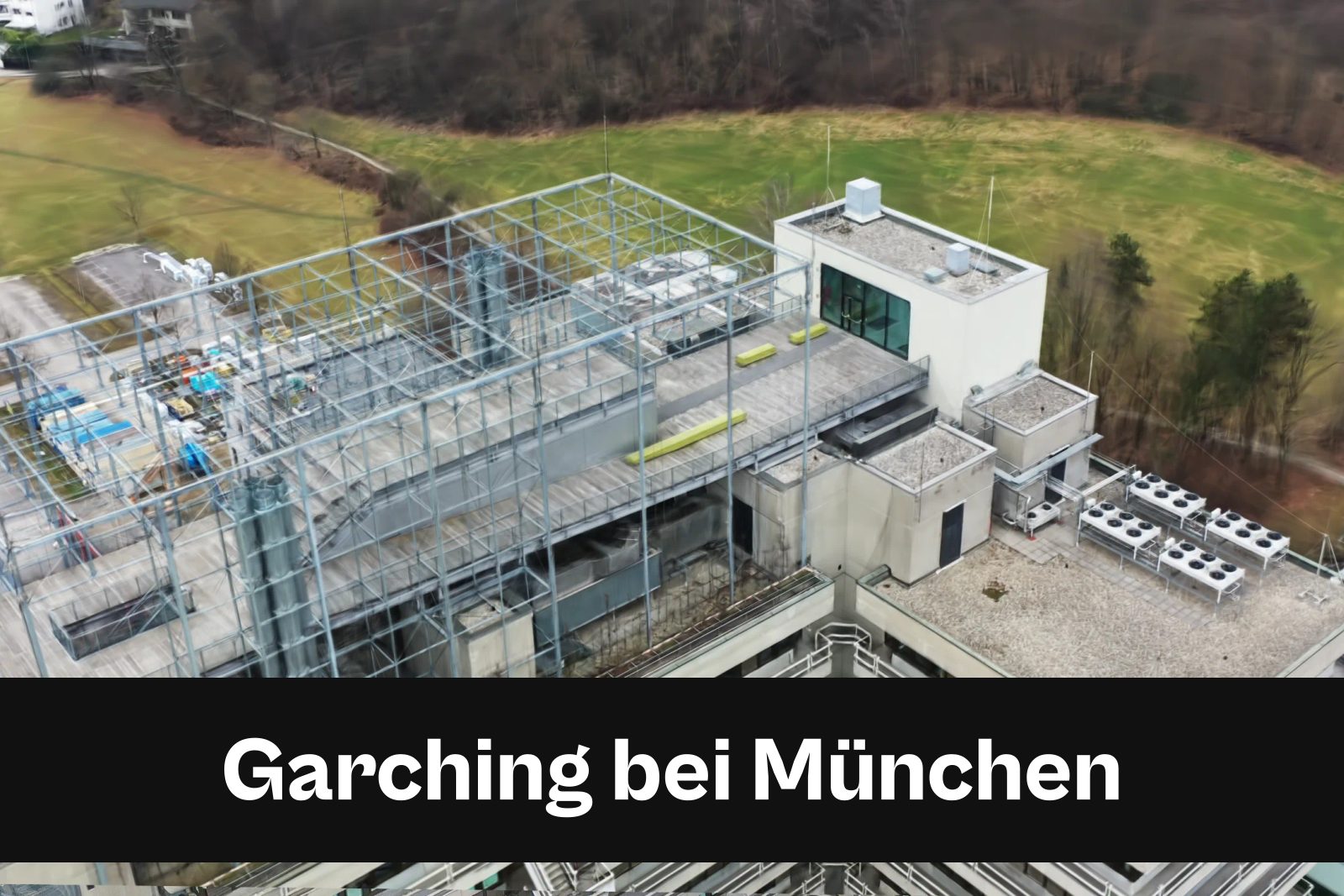 Fotorealistisches 3D-Modell als Gaussian Splat aus Drohnenaufnahmen in Garching bei München mit Standort-Badge