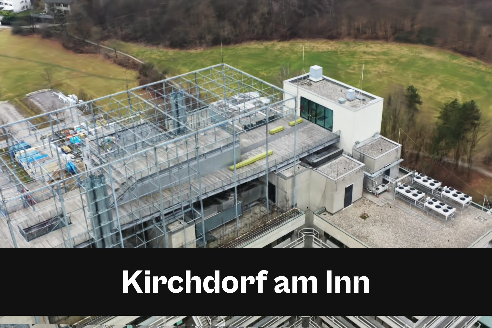 Fotorealistisches 3D-Modell als Gaussian Splat aus Drohnenaufnahmen in Kirchdorf am Inn mit Standort-Badge