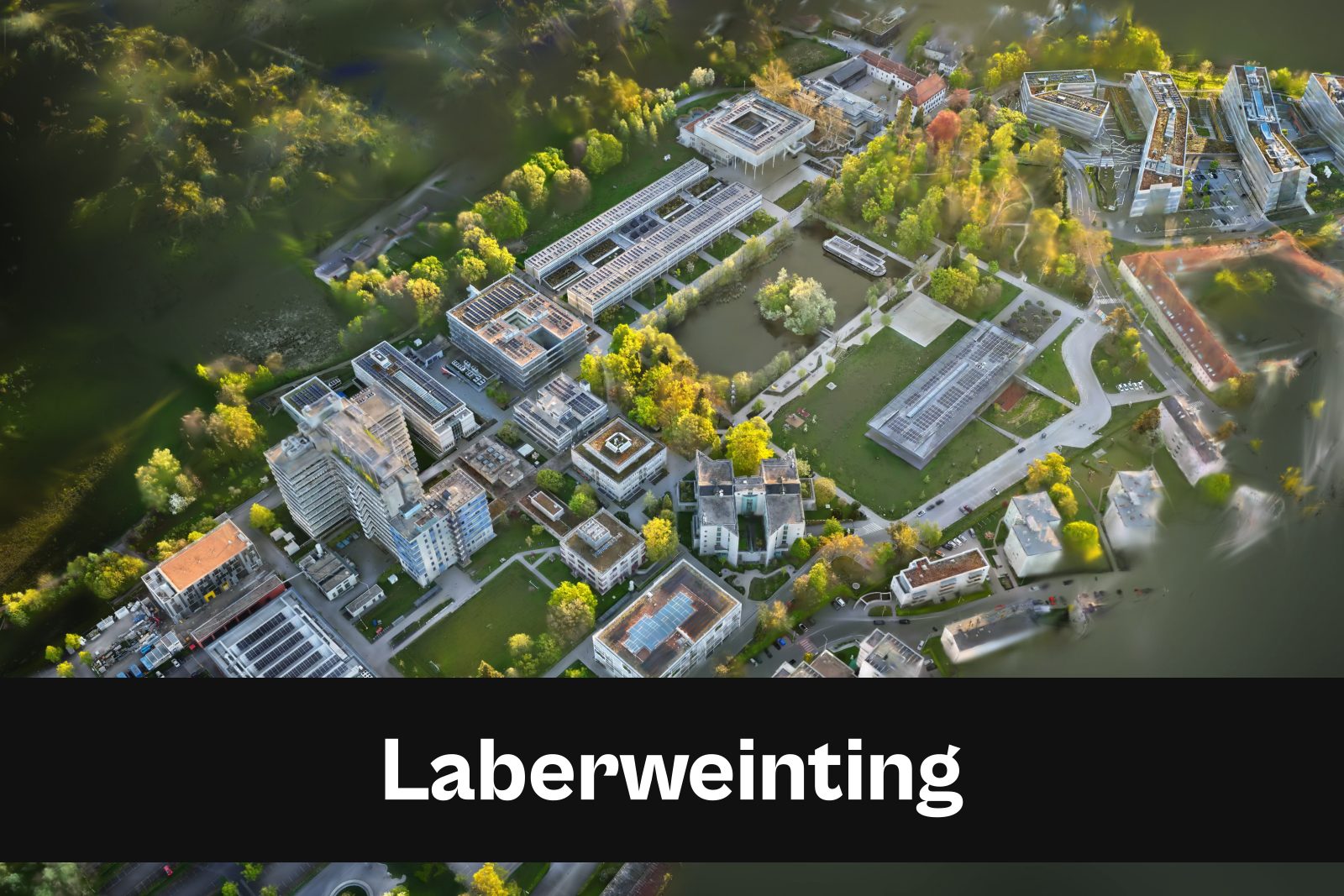 Drohnenaufnahme mit Standort-Badge für Laberweinting im Landkreis Straubing-Bogen