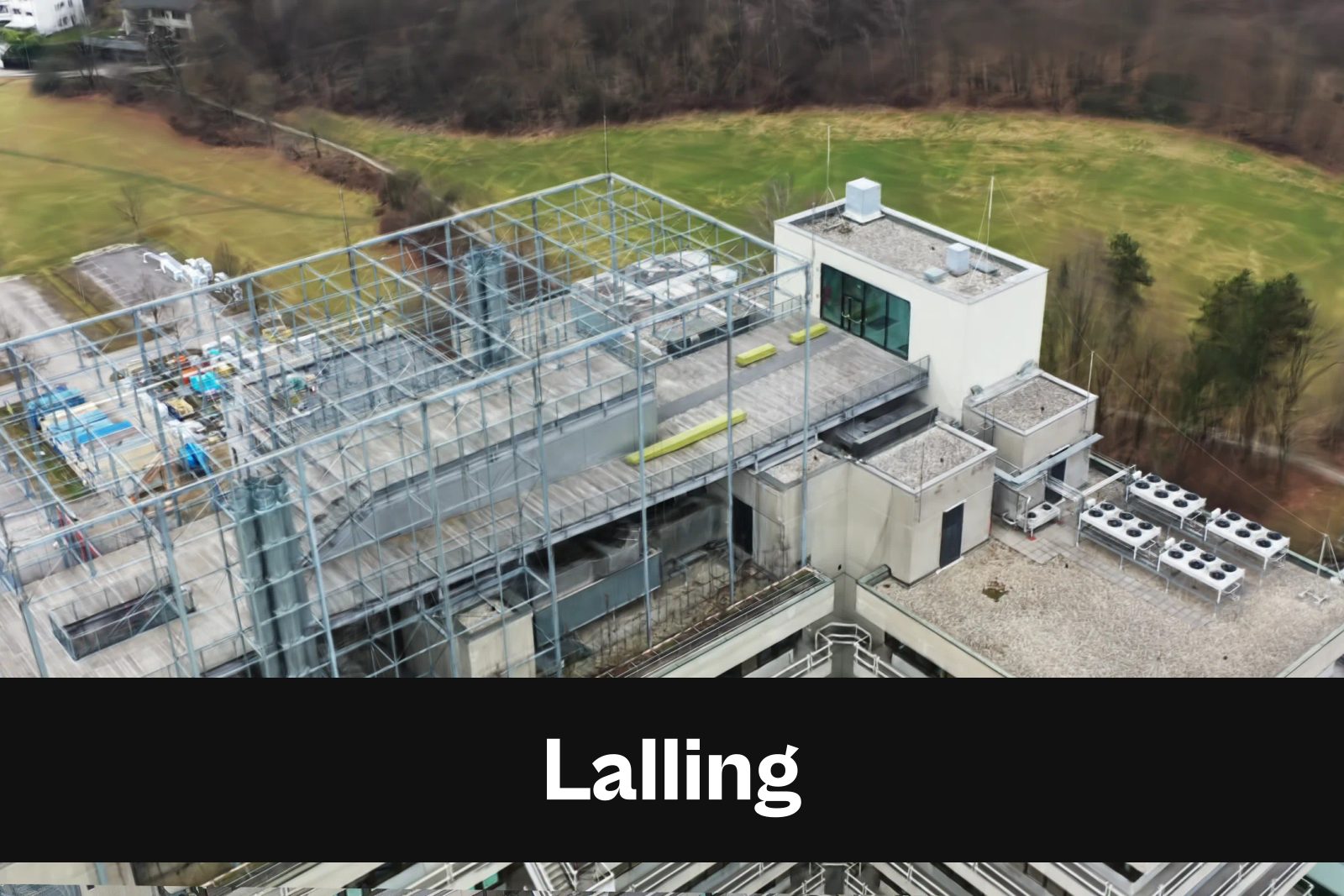 Fotorealistisches 3D-Modell als Gaussian Splat aus Drohnenaufnahmen in Lalling mit Standort-Badge