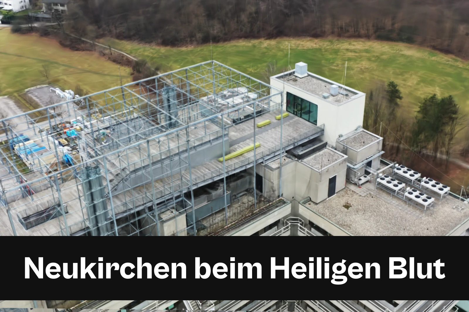 Fotorealistisches 3D-Modell als Gaussian Splat aus Drohnenaufnahmen in Neukirchen beim Heiligen Blut mit Standort-Badge