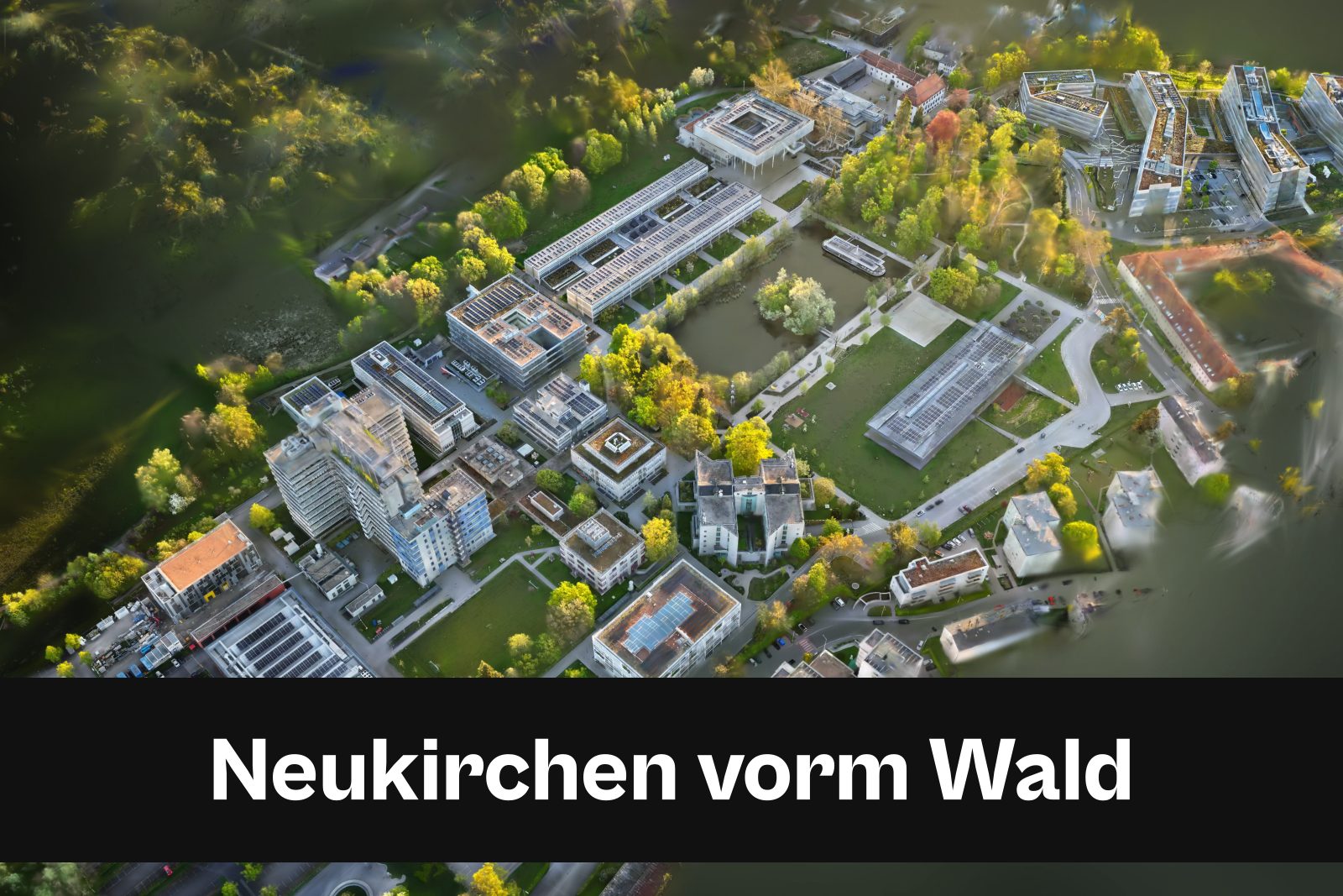 Drohnenaufnahme mit Standort-Badge für Neukirchen vorm Wald im Kreisfreie Stadt Passau und Landkreis Passau