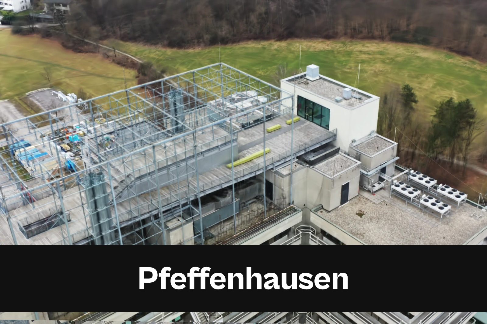 Fotorealistisches 3D-Modell als Gaussian Splat aus Drohnenaufnahmen in Pfeffenhausen mit Standort-Badge