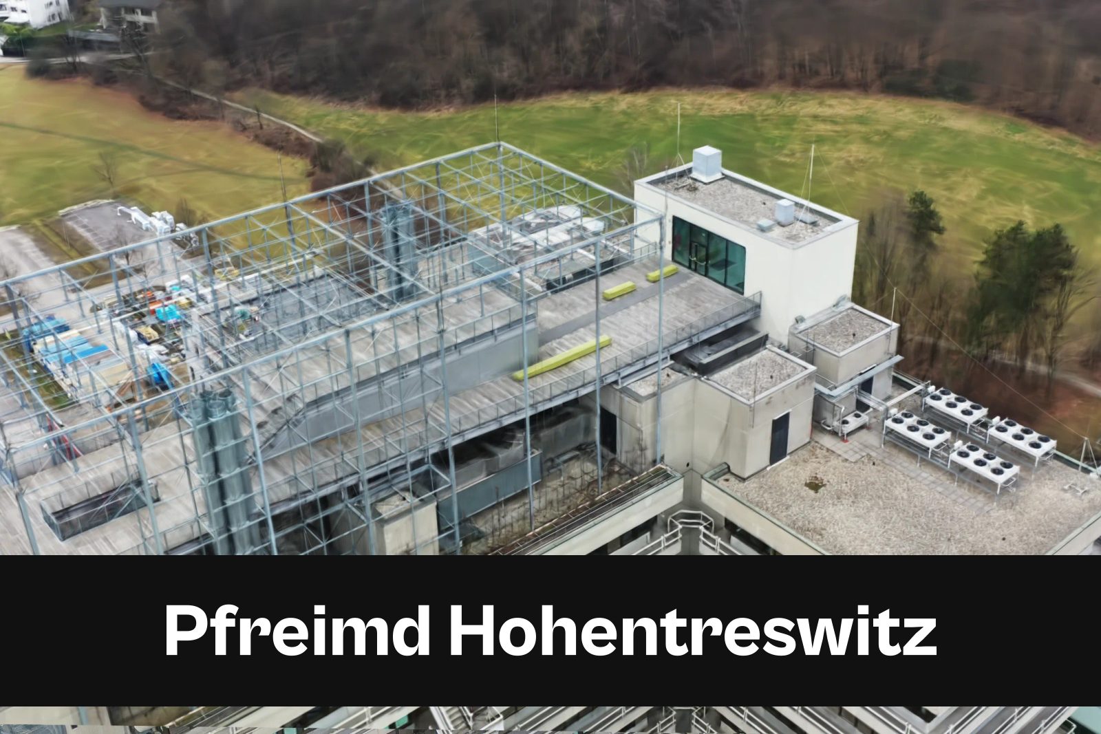 Fotorealistisches 3D-Modell als Gaussian Splat aus Drohnenaufnahmen in Pfreimd Hohentreswitz mit Standort-Badge