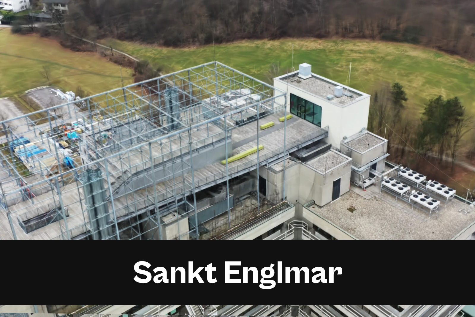 Fotorealistisches 3D-Modell als Gaussian Splat aus Drohnenaufnahmen in Sankt Englmar mit Standort-Badge