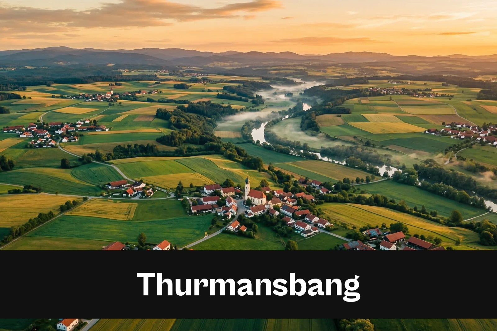 Drohnen-Luftaufnahme aus Thurmansbang mit Standort-Badge