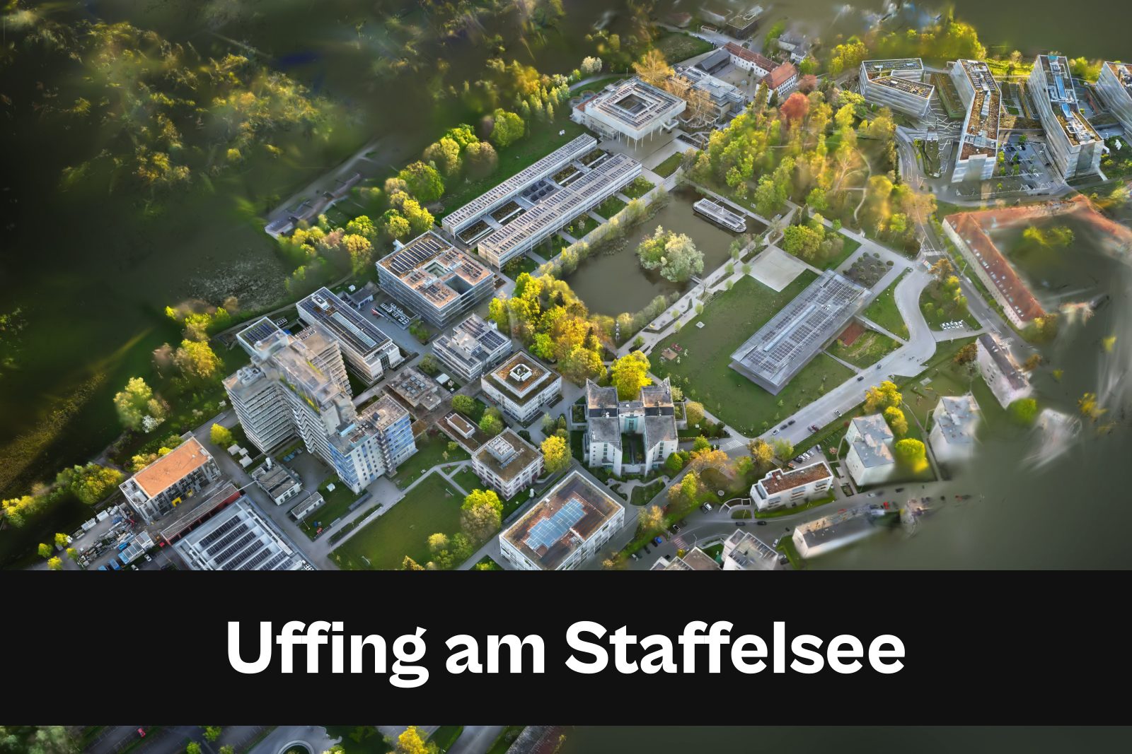 Drohnenaufnahme mit Standort-Badge für Uffing am Staffelsee im Landkreis Garmisch-Partenkirchen