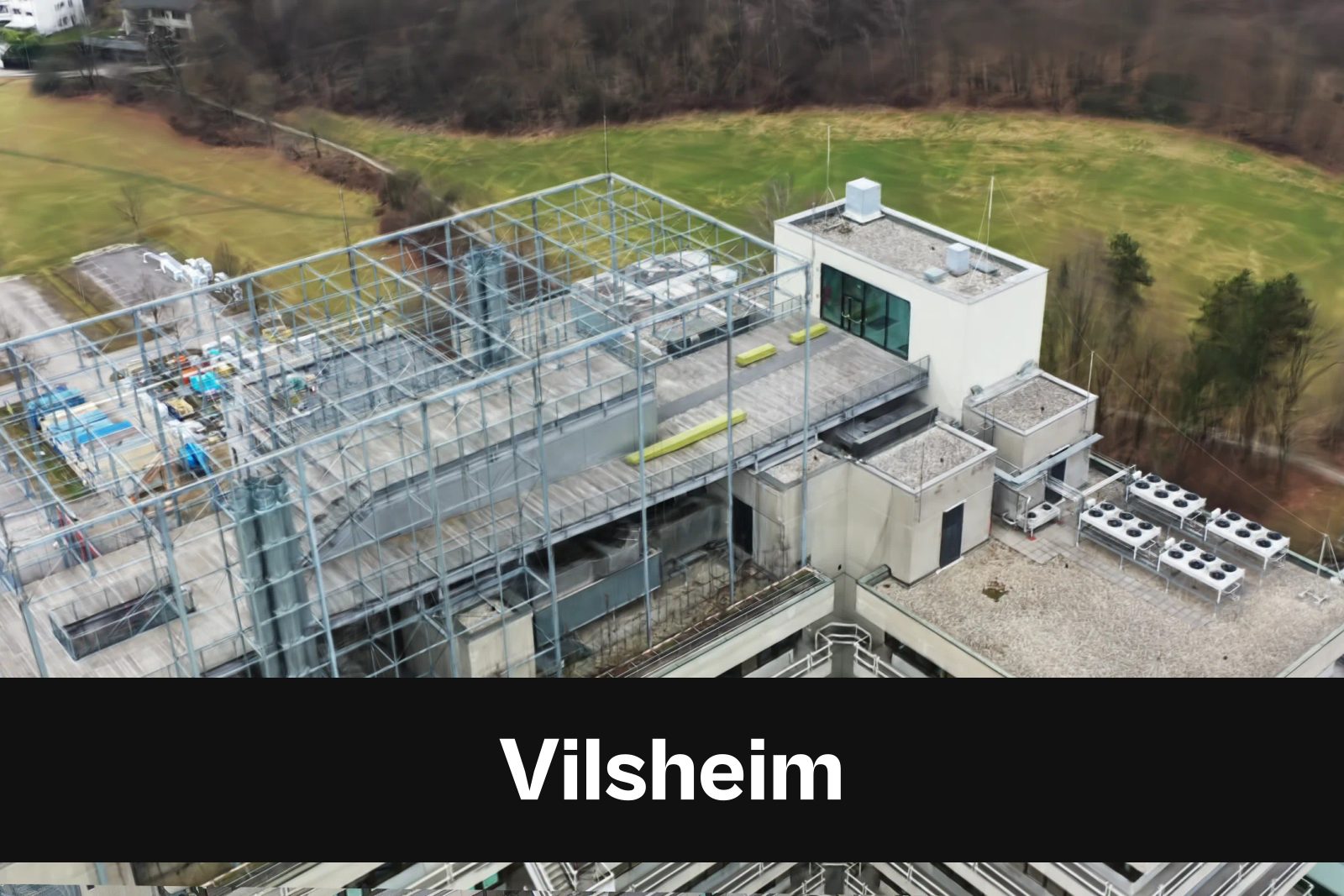 Fotorealistisches 3D-Modell als Gaussian Splat aus Drohnenaufnahmen in Vilsheim mit Standort-Badge