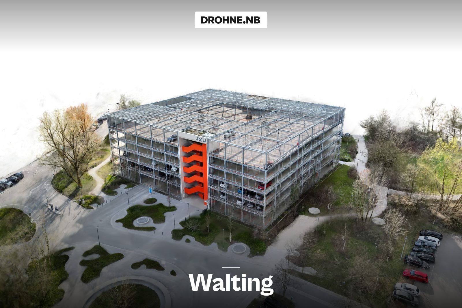 Fotorealistisches 3D-Modell als Gaussian Splat aus Drohnenaufnahmen in Walting mit Standort-Badge