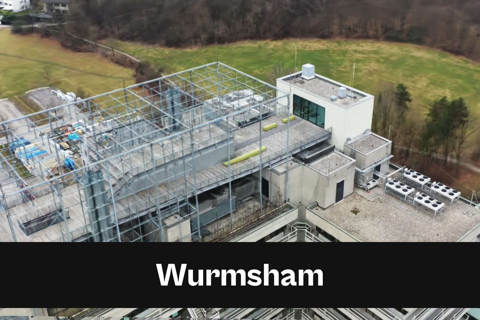 Fotorealistisches 3D-Modell als Gaussian Splat aus Drohnenaufnahmen in Wurmsham mit Standort-Badge